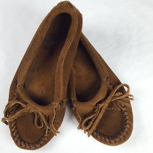 Minnetonka Size 6 Driving Moccasins Fringe Suede